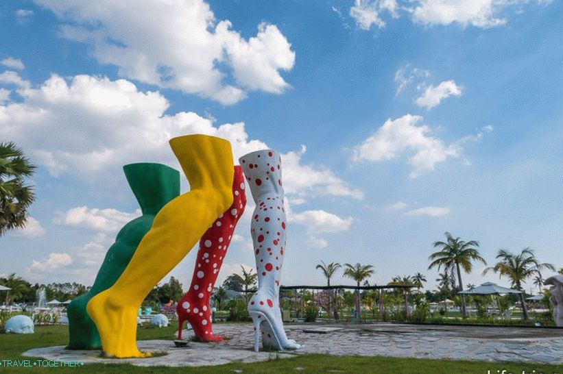 Love Art Park v Pattayi - erotični park za amatere