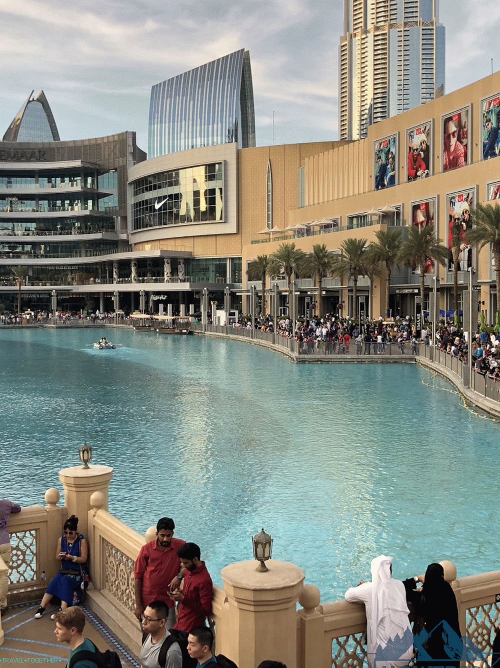 Dubai Mall Fountain Show