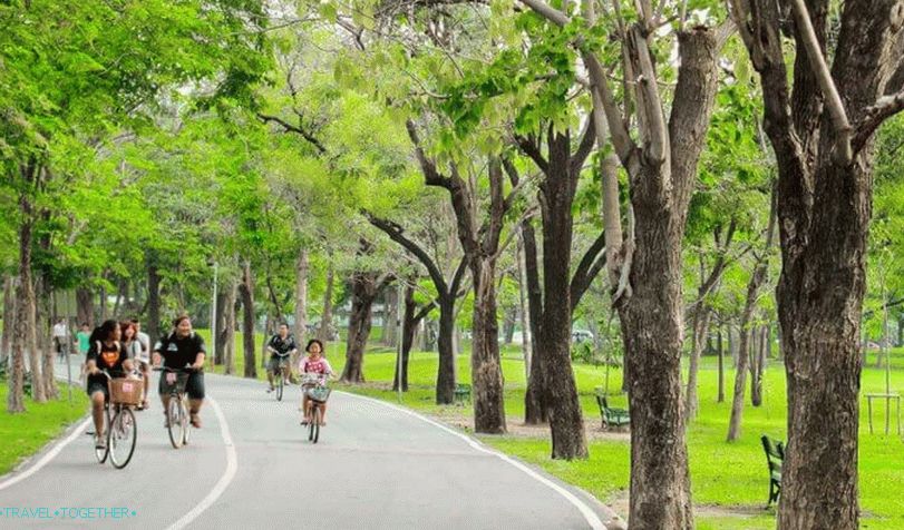 Park Roth Fai v Bangkoku