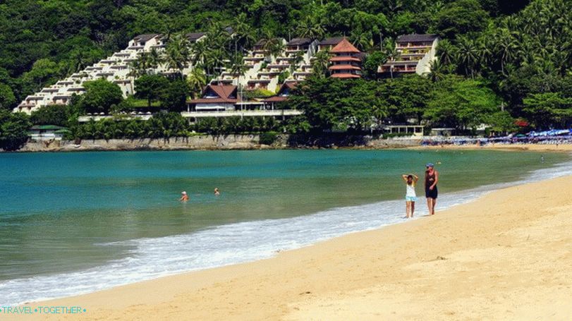 Nai Harn Beach v Phuketu