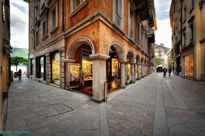 Via Nassa