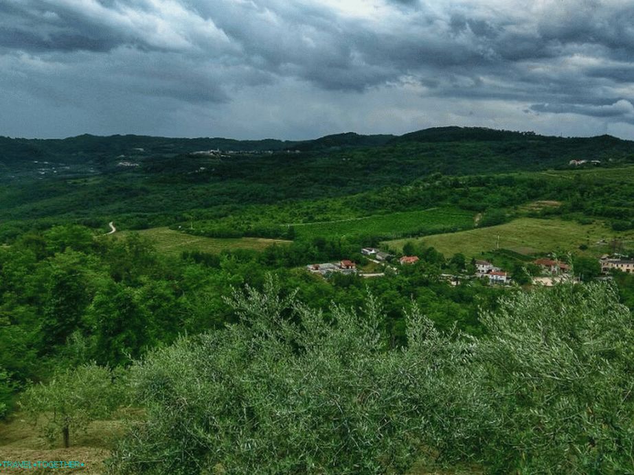 Pogled na sosesko