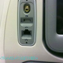 USB-vtičnica na potniškem sedežu