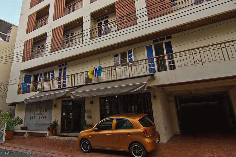 Poceni hotel v Bangkoku v Khaosanu - Palace za strehe na strehi