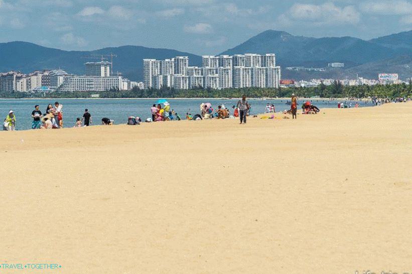 Plaža v Sanyi - zaliv Sanya