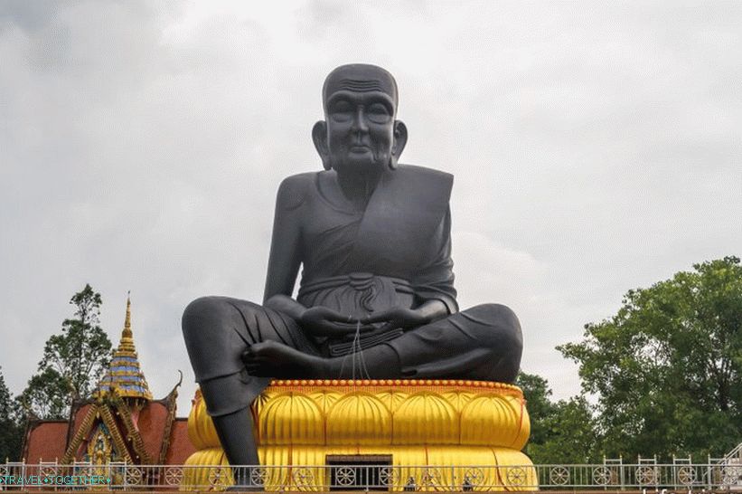 Luang Po - kip meniha na Samuiju
