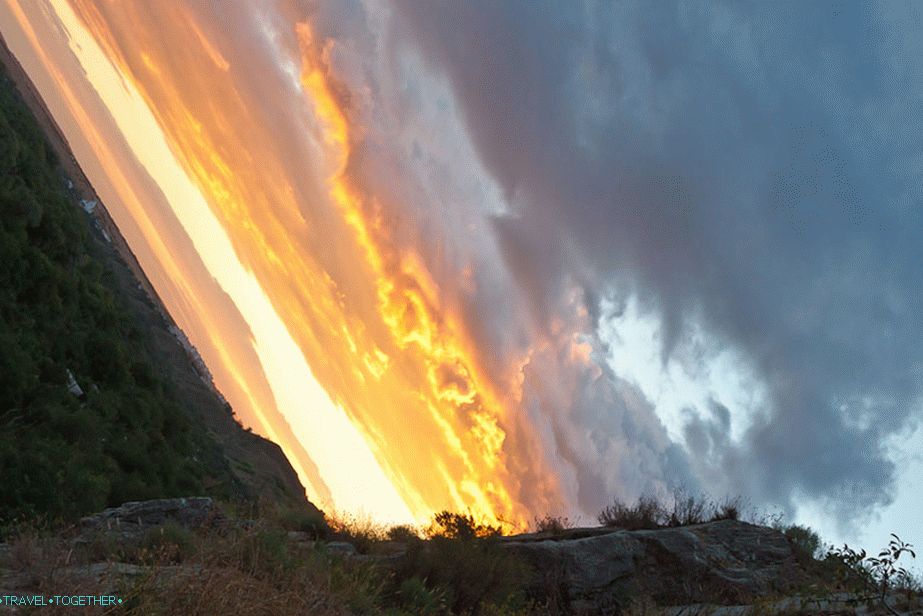 Sončni zahod na planini Avila