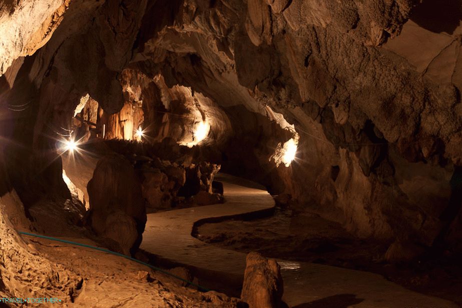 Tham Chang Cave