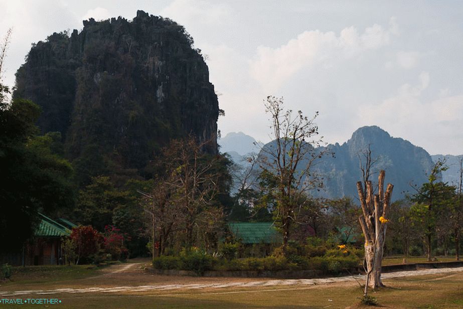 Naprej pri jami Tham Chang