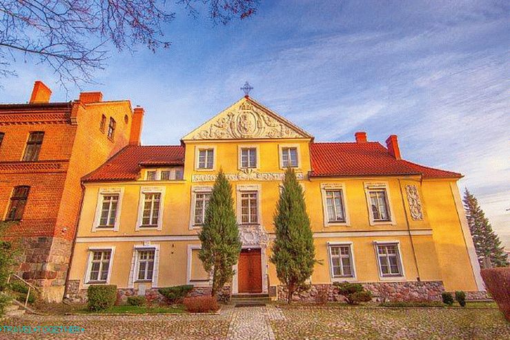 Škofovska palača