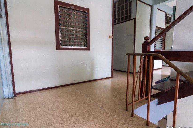 Izkušnje življenja v TRESH-Guesthouse na Khaosan za 170 bahtov
