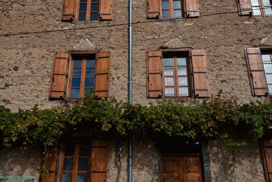 Polkna na oknih - zelo značilen pojav v Franciji