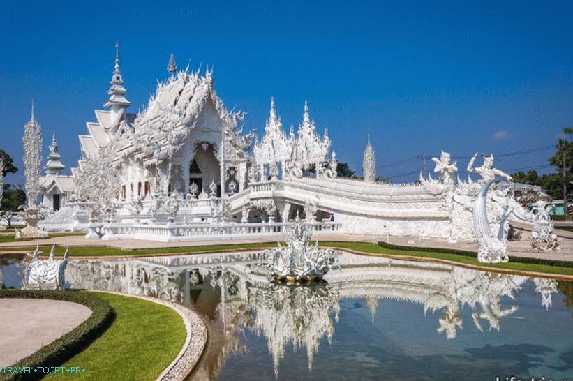 Beli tempelj na Tajskem (Wat Rong Khung)