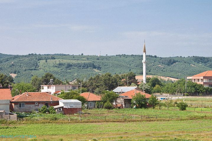 Mošeja v vasi Karasu.