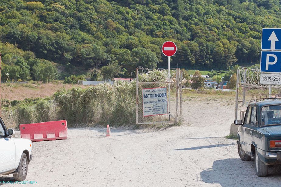 V Praskoveevka blokiran cesti - vstop le prek plačanega parkiranja