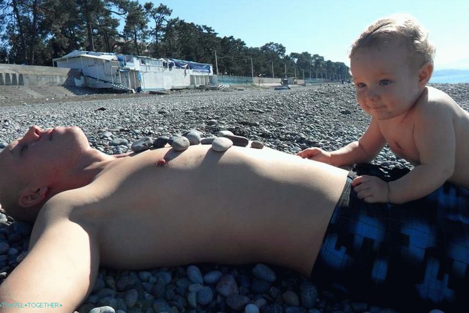 Začetek oktobra na plaži v Kobuleti. Ni ljudi.