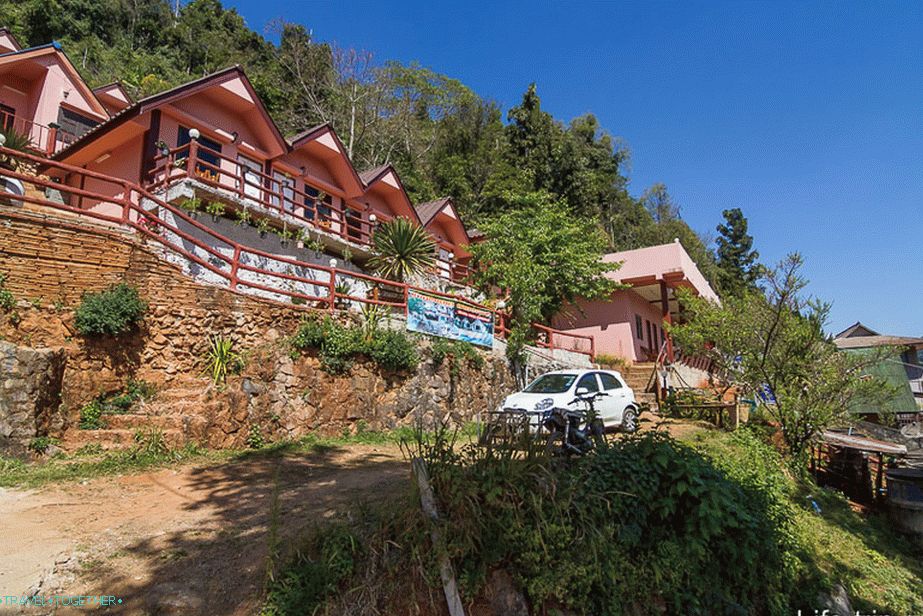 Poceni hotel Naha v Ang Khangu