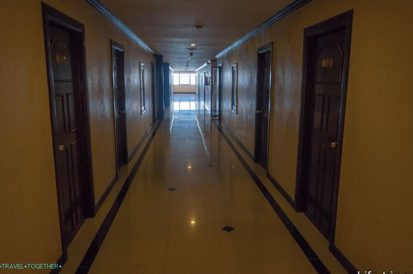 Odličen poceni hotel v Pattayi na prvi liniji - Mike Beach Resort
