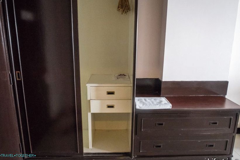 Odličen poceni hotel v Pattayi na prvi liniji - Mike Beach Resort