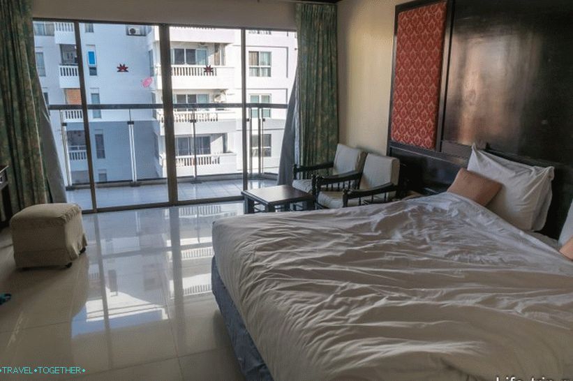 Odličen poceni hotel v Pattayi na prvi liniji - Mike Beach Resort
