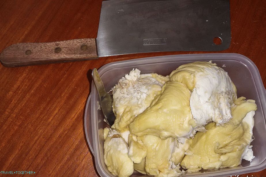 In v presledkih med potovanji so pojedli svoj najljubši durian