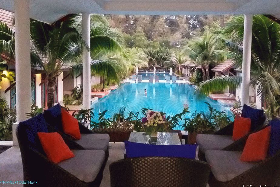 Hotel z bazenom v Phuketu