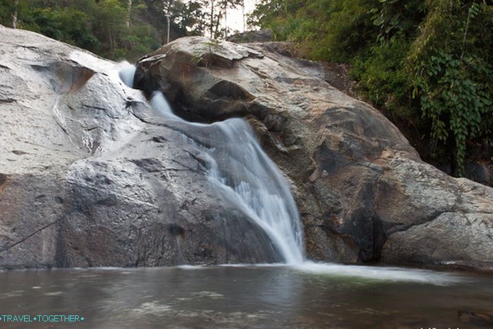 Mor Paeng Waterfall