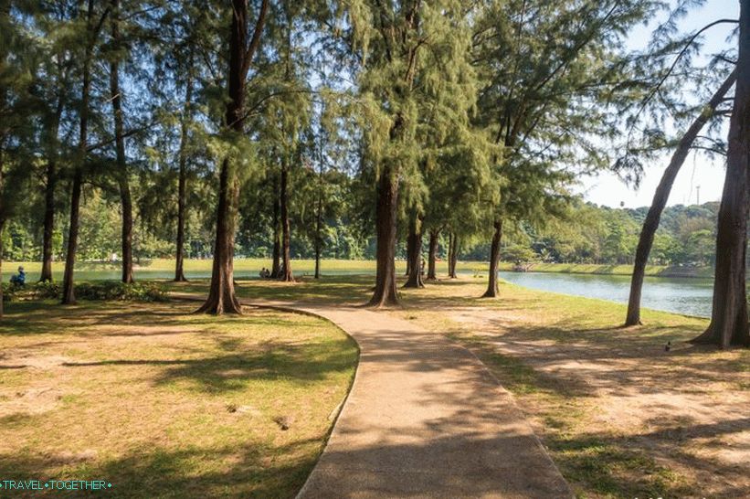 Park Nai Harn v Phuketu v bližini plaže Nai Harn