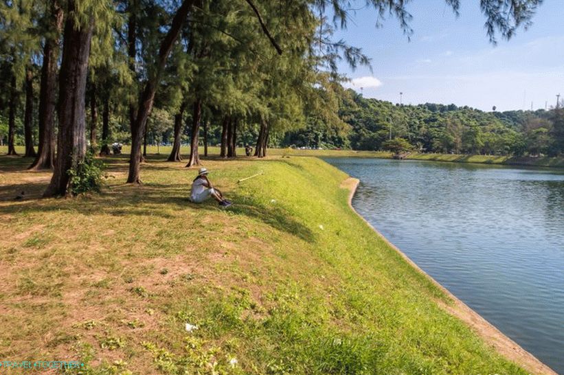 Park Nai Harn v Phuketu v bližini plaže Nai Harn