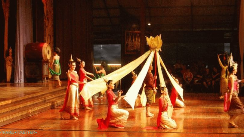Tradicionalna predstava v parku Nong Nooch