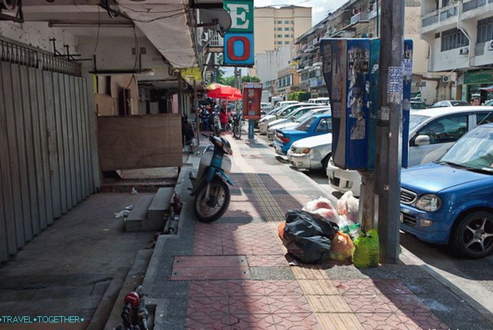 Včasih so na pločnikih na Tajskem