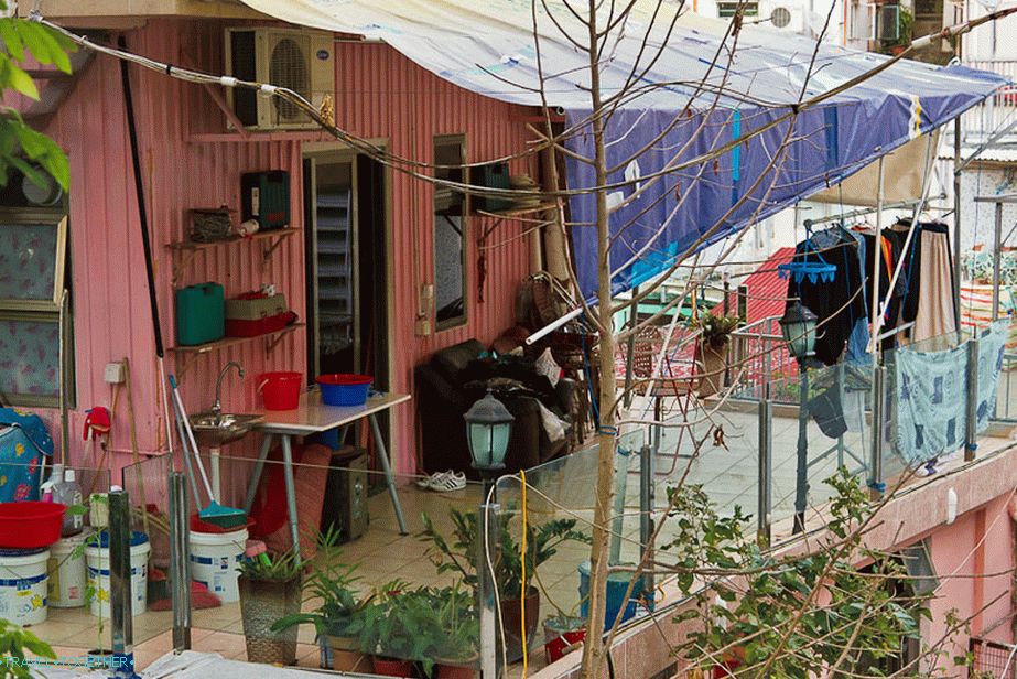 Vas v vasi Pok Fu na jugu otoka Hong Kong