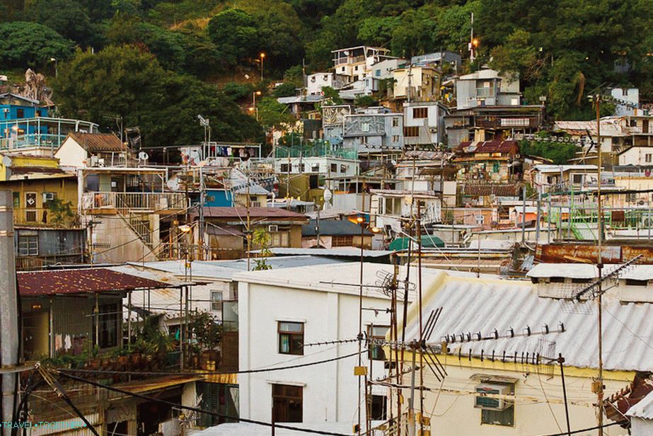 Vas v vasi Pok Fu na jugu otoka Hong Kong