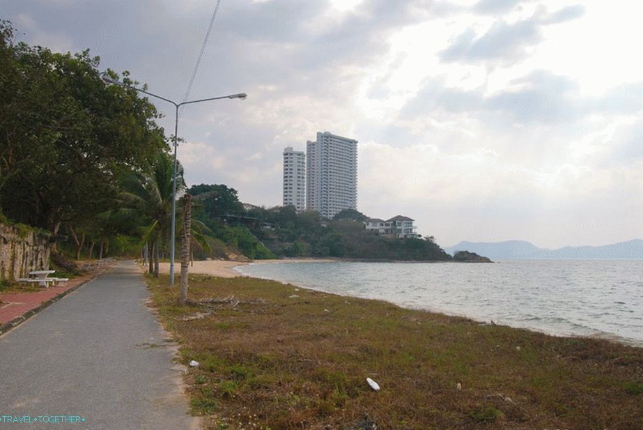 Južni, oddaljeni del plaže