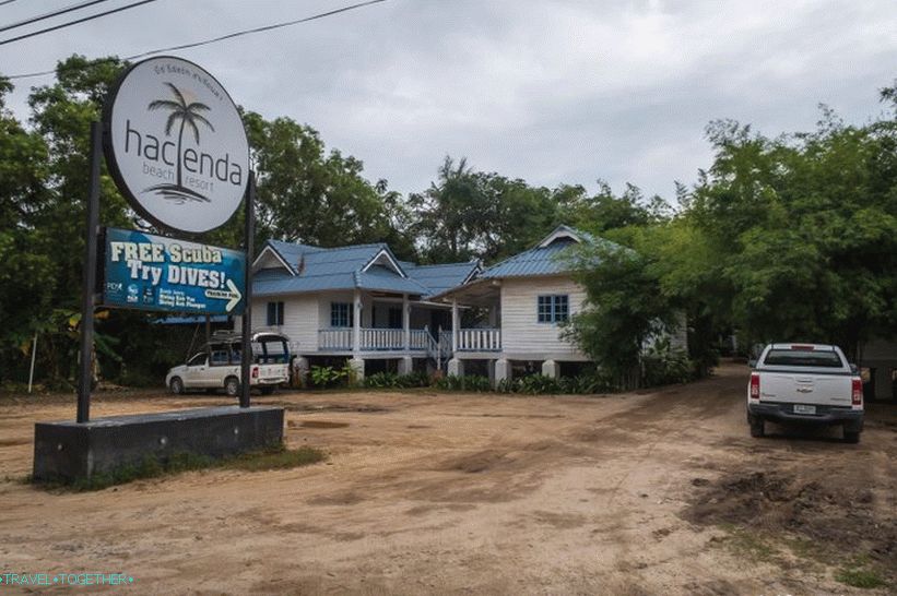 Plaža Ao Ban Thai - sence izginejo opoldne