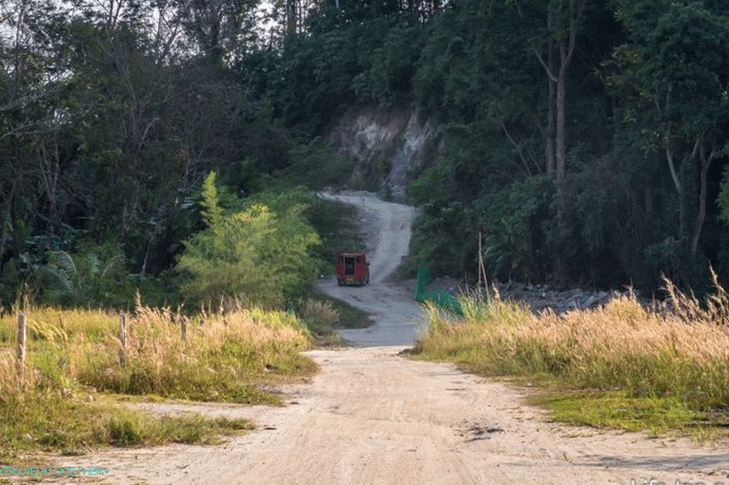 Začetek se začne v bližini hotela Avista Hideaway