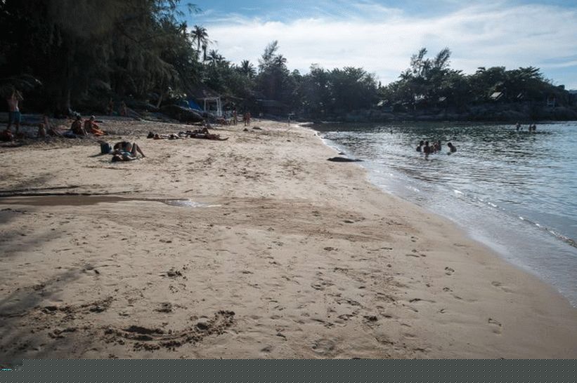 Levi pogled iz središča plaže