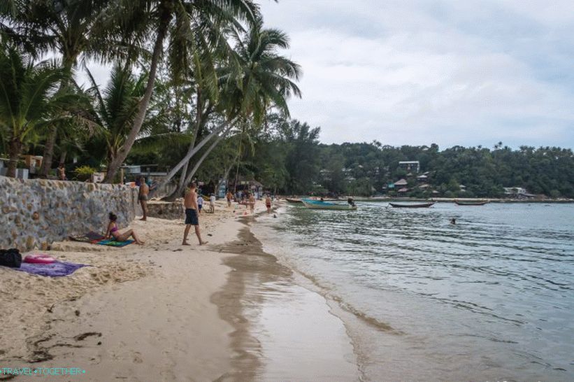 Prešel na levi strani plaže
