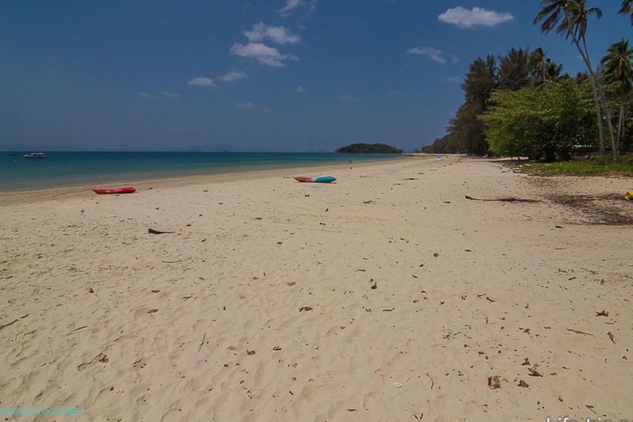 Plaža Klong Muang - miren kotiček za starejše občane v Krabiju