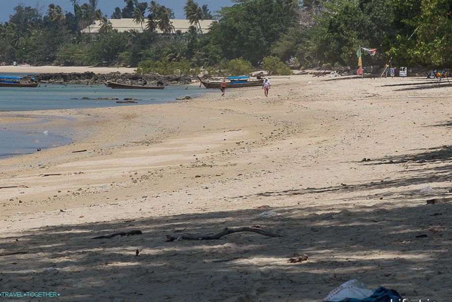 Plaža Klong Muang - miren kotiček za starejše občane v Krabiju