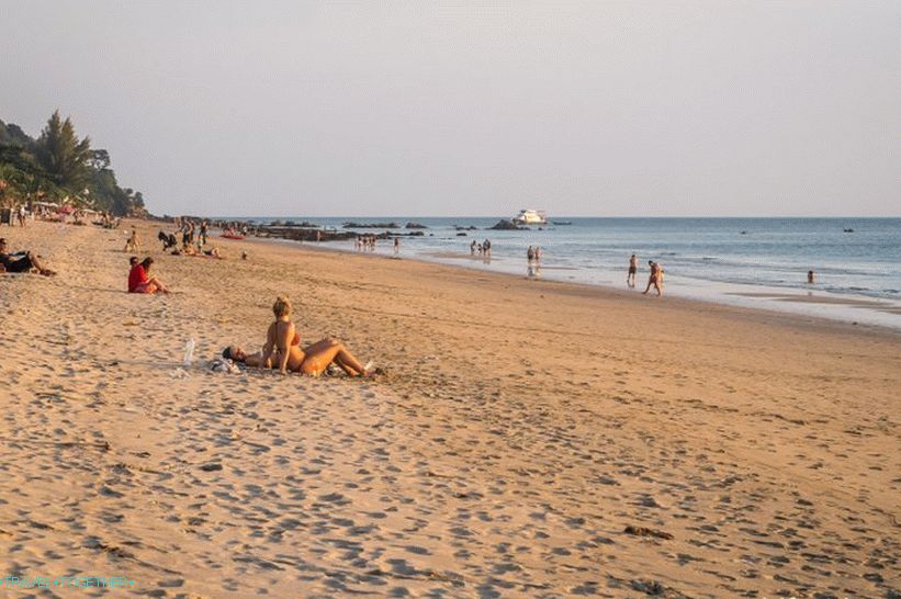 Plaža Klong Nin zvečer ob oseki