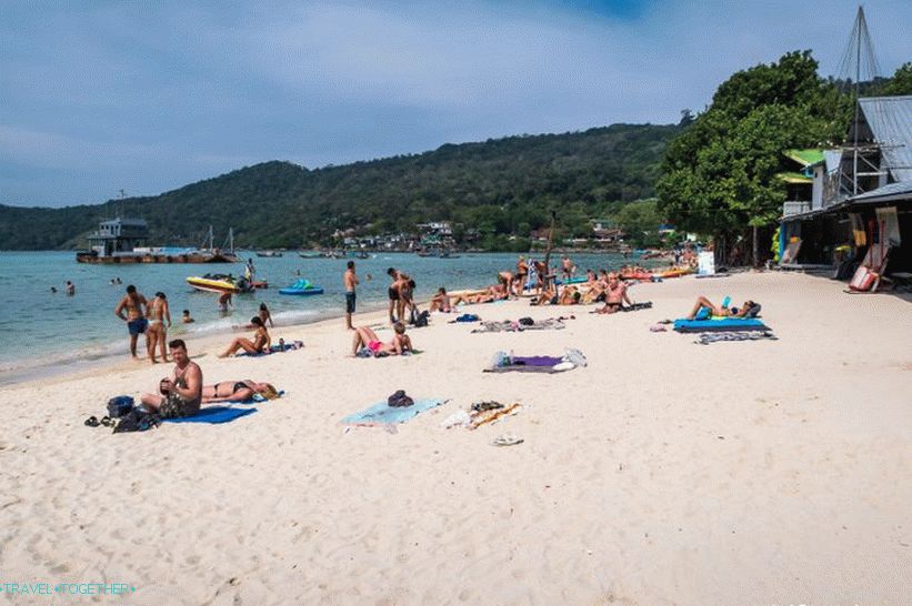 Plaža Lo Dalum na otoku Phi Phi Don je najdaljša, vendar ne najboljša