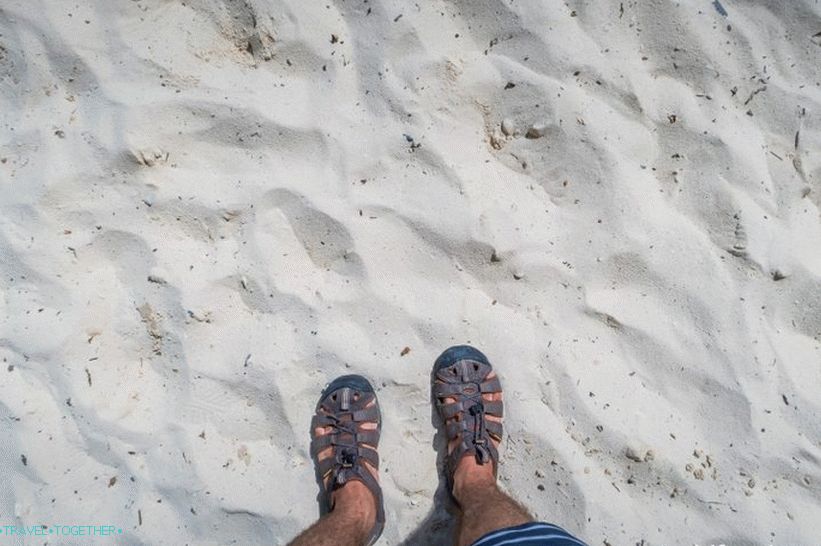 Velika plaža na Phi Phi Don - standardna turistična plaža