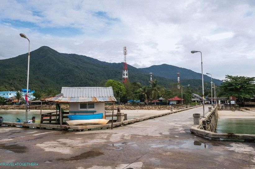 Pomol na plaži Chaloklum, on je središče celotne plaže
