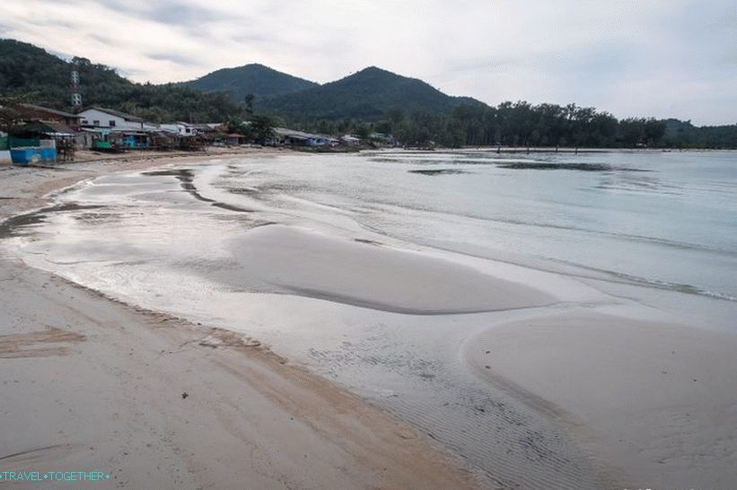 Pogled na Chaloklum proti plaži Malibu
