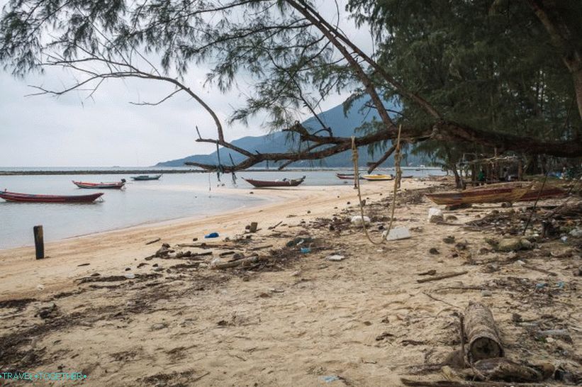 In ribiči uporabljajo plažo za njihove potrebe