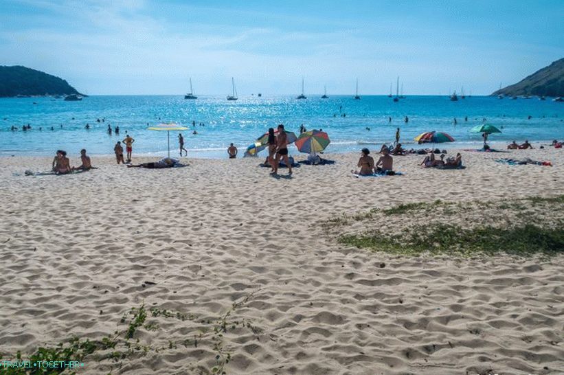 Plaža Nai Harn je ena najboljših v Phuketu