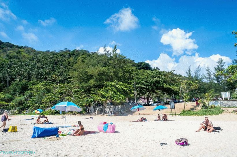 Plaža Nai Harn je ena najboljših v Phuketu