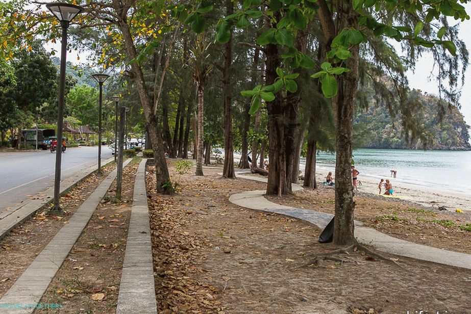 Nopparat Thara Beach v Krabiju - Ao Nangova manj turistična soseda