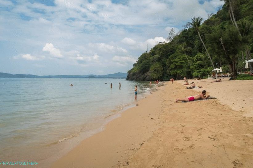 Pai Plong, desni pogled. Za rtom je plaža Ao Nang